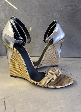 Bottega veneta босоніжки на танкетці