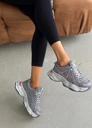 Кросівки на платформі сірі з рожевим