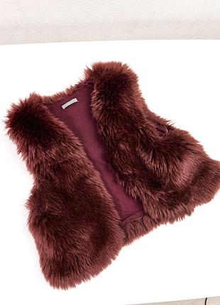 Жилетка next коричнева пухнаста