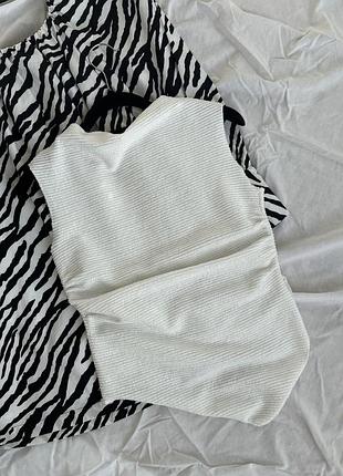 Асиметричний фактурний топ