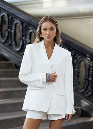 Білий піджак оверсайз