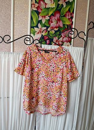 Чудова натуральна блуза в квітковий принт f&f.