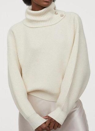 Молочний светрик з ґудзиками на горловині h&m