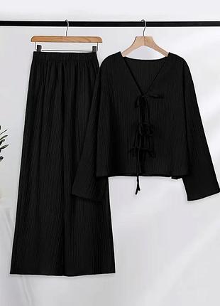 Елегантний жіночий костюм