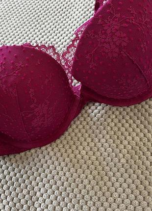 Малиновий бюстгальтер victoria’s secret