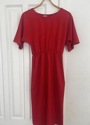 Красива трикотажна сукня