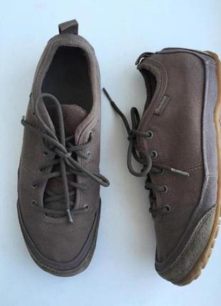 Стильні кросівки шоколадного кольору