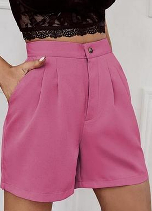 Розовые шорты