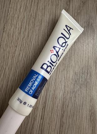 Bioaqua крем точечный для акне подскшивающий высыпания