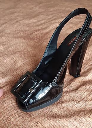 Босоножки женские prada mini оригинал 35-36р черные стелька 22,5см