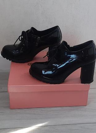 Лакированные демисезоны ботинки/ботинки на каблуке, 24см стелька