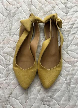 Стильные модные босоножки