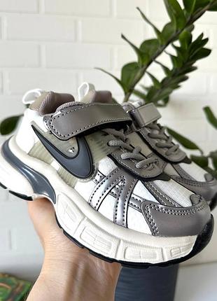 Дитячі бомбезні кросівки