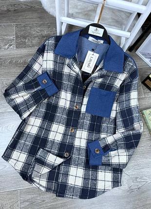 Картата жіноча сорочка з джинсовими вставками синя