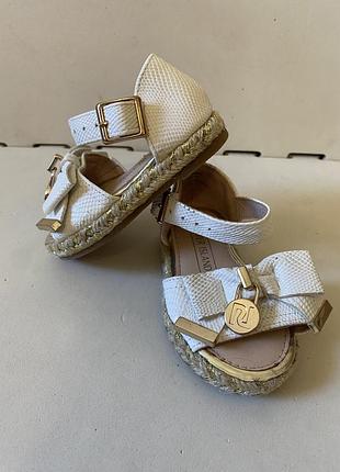 Продам дитячі сандалі фірми river island!