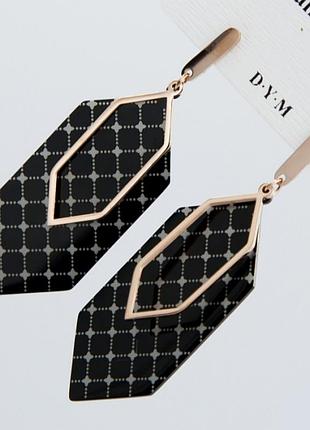 Сережки сталь no493 чорні з текстурою.