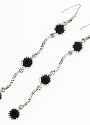 Серьги № 1025 с белыми стразами и черными камнями на основе под серебро .