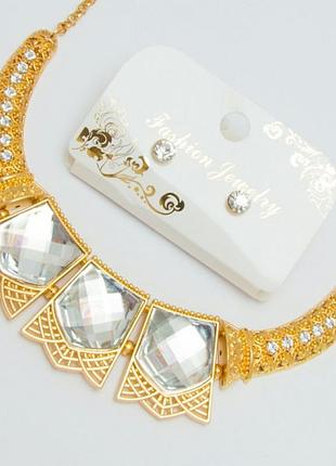 Підвіска no392 три камені білого кольору та візерунком.