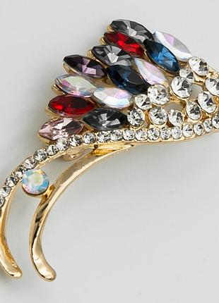 Брошь №832 с камнями разного цвета .