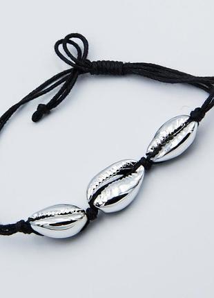 Браслет №542 с белыми ракушками .