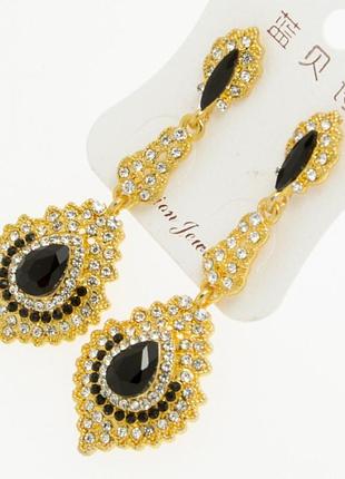 Серьги № 1243 с камнями черного и белого цвета .