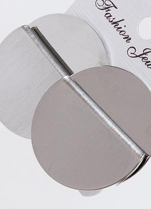 Серьги №1577 белый круг с изгибом .