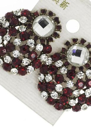 Сережки no 983 ажурні зі стразами двох кольорів.