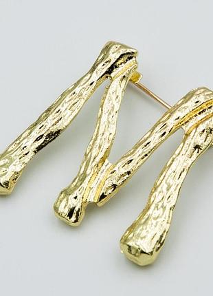 Брошь №540 буква м под золото .