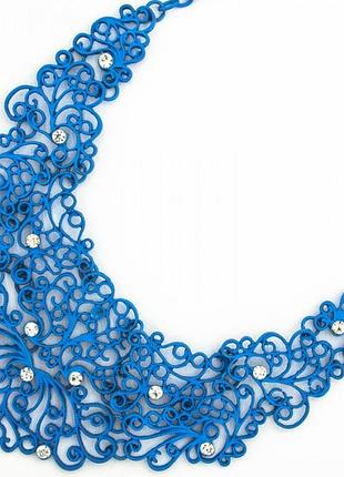 Подвеска № 552 ажурная голубого цвета со стразами.