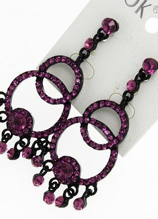 Серьги № 1022 ажурные с розовыми стразами на черной основе .