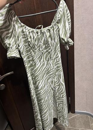 Сукня з розрізом в стилі zara