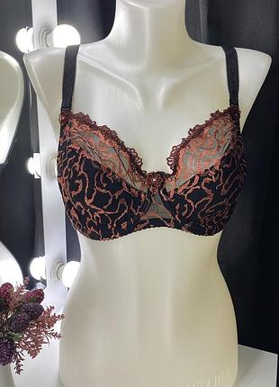 Бюстгальтер м’яка чашка