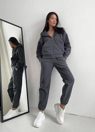 Костюм жіночий