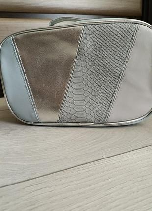 Дорожная большая косметичка