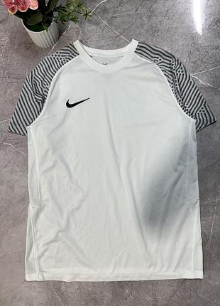 Чоловіча футболка nike