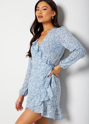 Платье голубое белое цветочное принт с рюшами мини