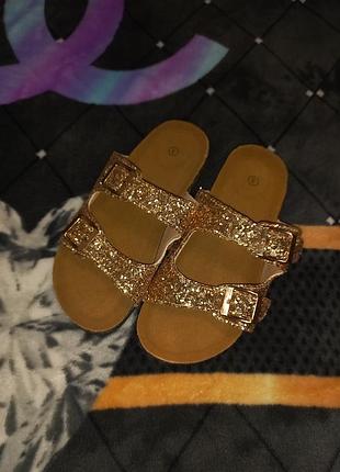 Шлепки блестяжные шлепанцы