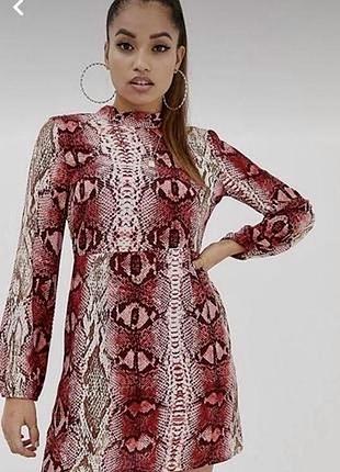 Нова! міні сукня в зміїний принт boohoo