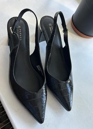 Туфли на широком каблуке