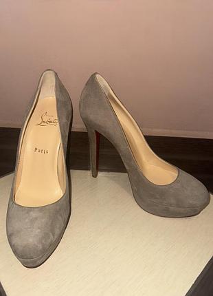 Жіночі підбори christian louboutin оригінал 39 розмір
