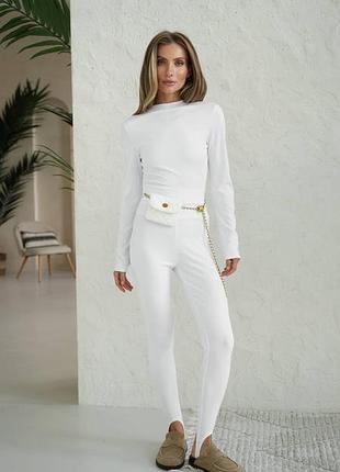 Женский комплект костюм молочный из вискозы и полиэстра облегающий из водолазки и легинсов с пяткой