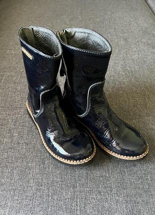 Лакові чорні чобітки