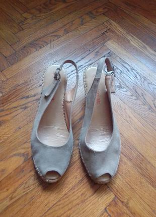 Босоножки женские натуральная замша в идеальном состоянии оригинал macarena