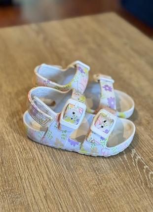 Босоніжки для дівчинки