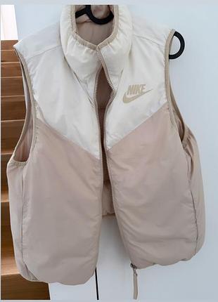 Жилетка женская nike пух s-m оригинал