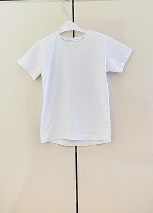 Базова футболка next 104-110 розміру