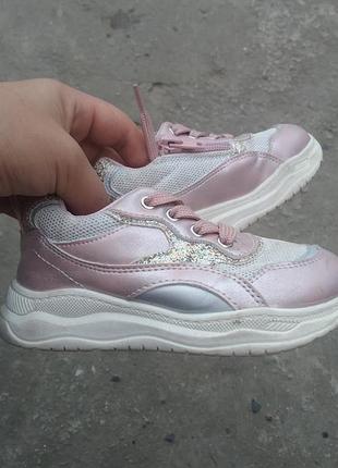 Кроссовки крассовки на девочку 23р