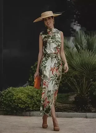 Платье миди с тропическим принтом от zara, размер xs