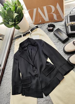 Оригинальный жакет на пуговицах от patrizzia peppe имталия.