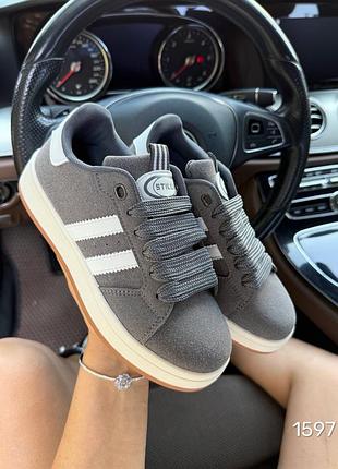 Удобные серые кеды на каждый день с широкими шнурками